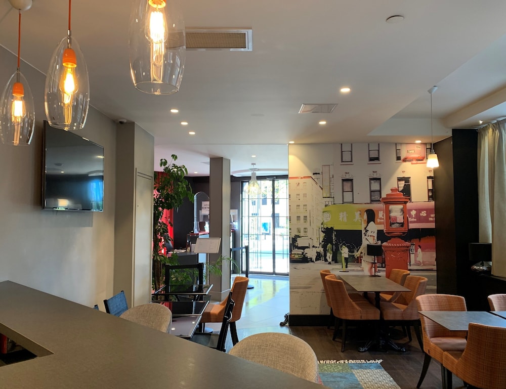 COMFORT HOTEL SIXTEEN PARIS MONTROUGE 47/67