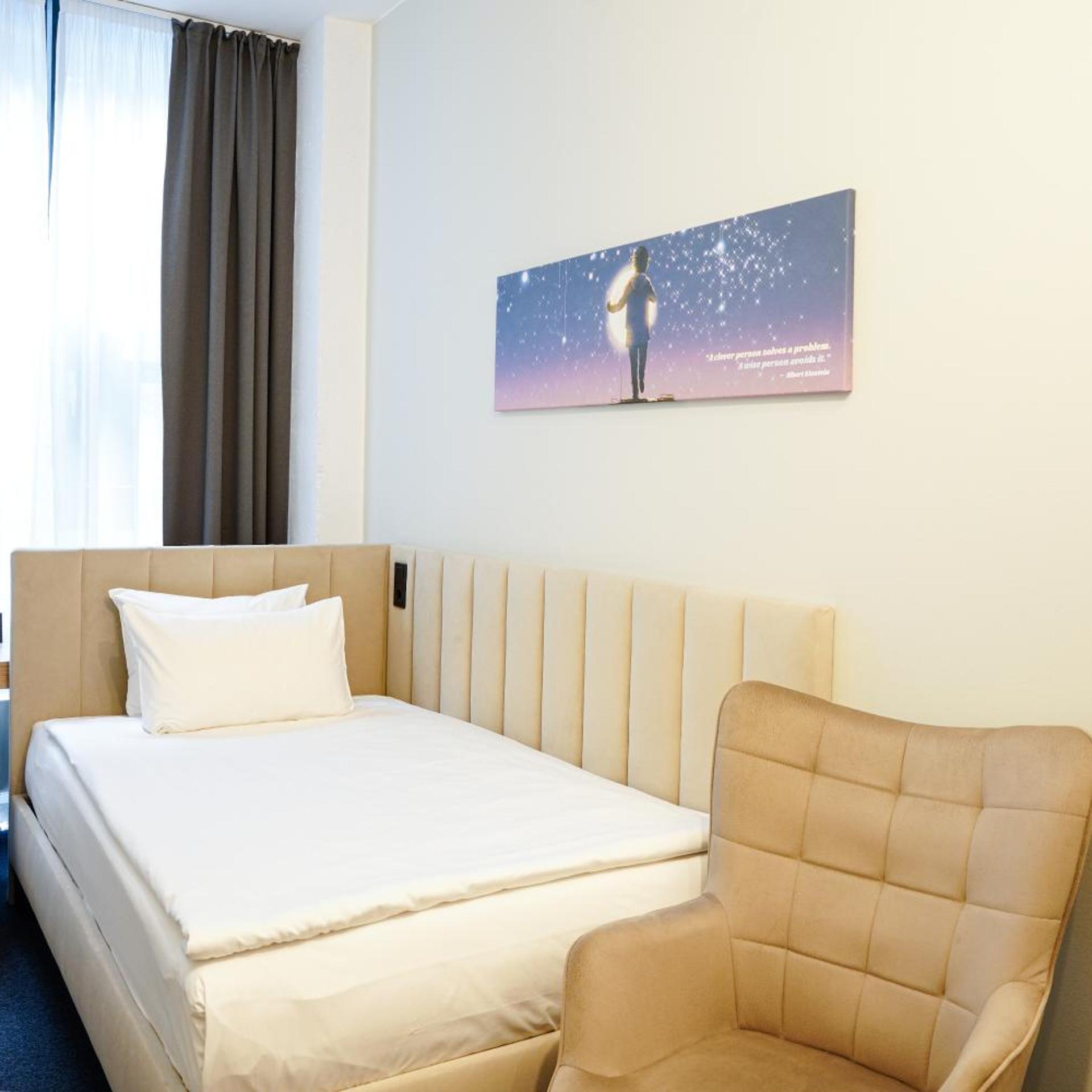 Room, Single