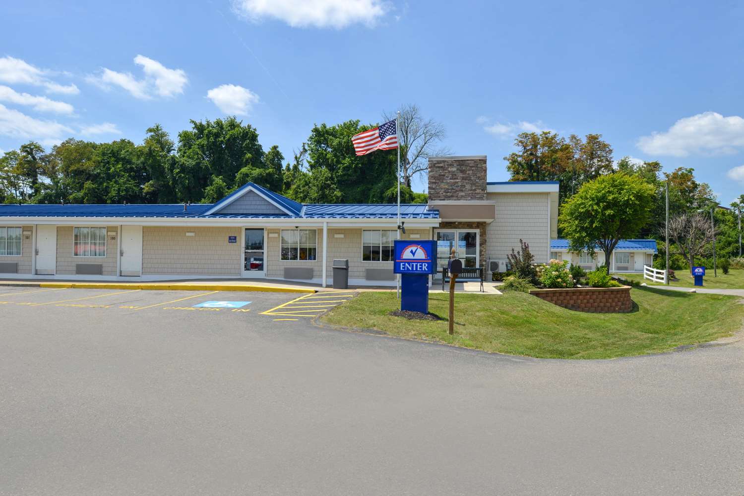 Americas Best Value Inn St. Clairsville/Wheeling 2/39