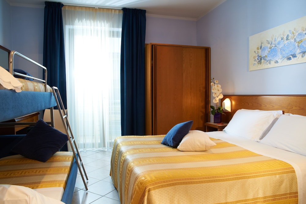 Hotel Sirio 7/44