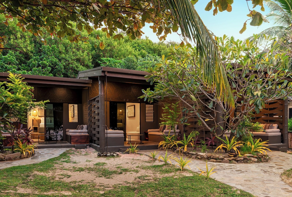 Mantaray Island Resort 7/67