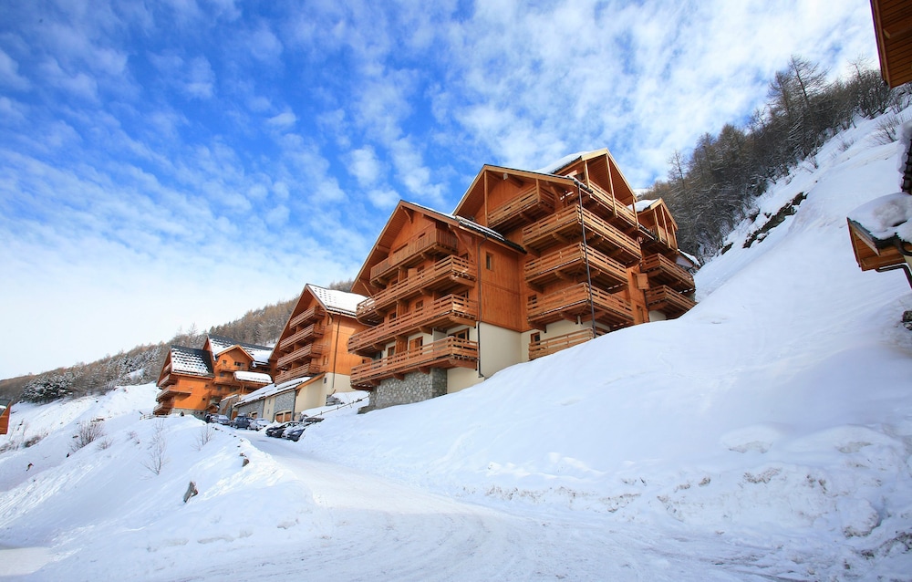 RESIDENCE ODALYS LE HAMEAU ET LES CHALETS DE LA VALLEE D'OR 39/43