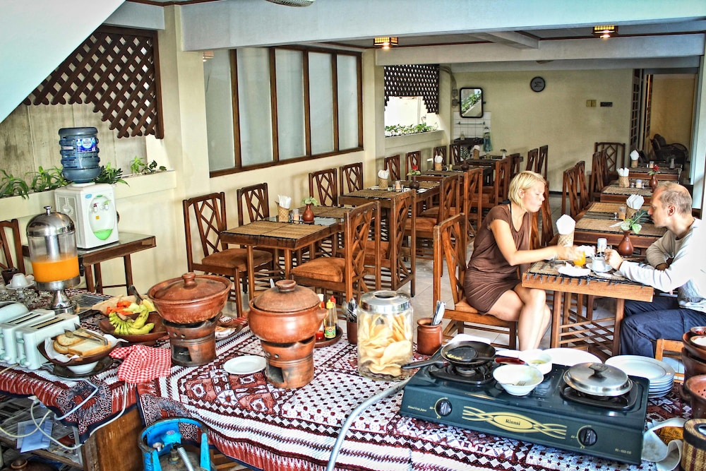 Duta Guest House 35/48