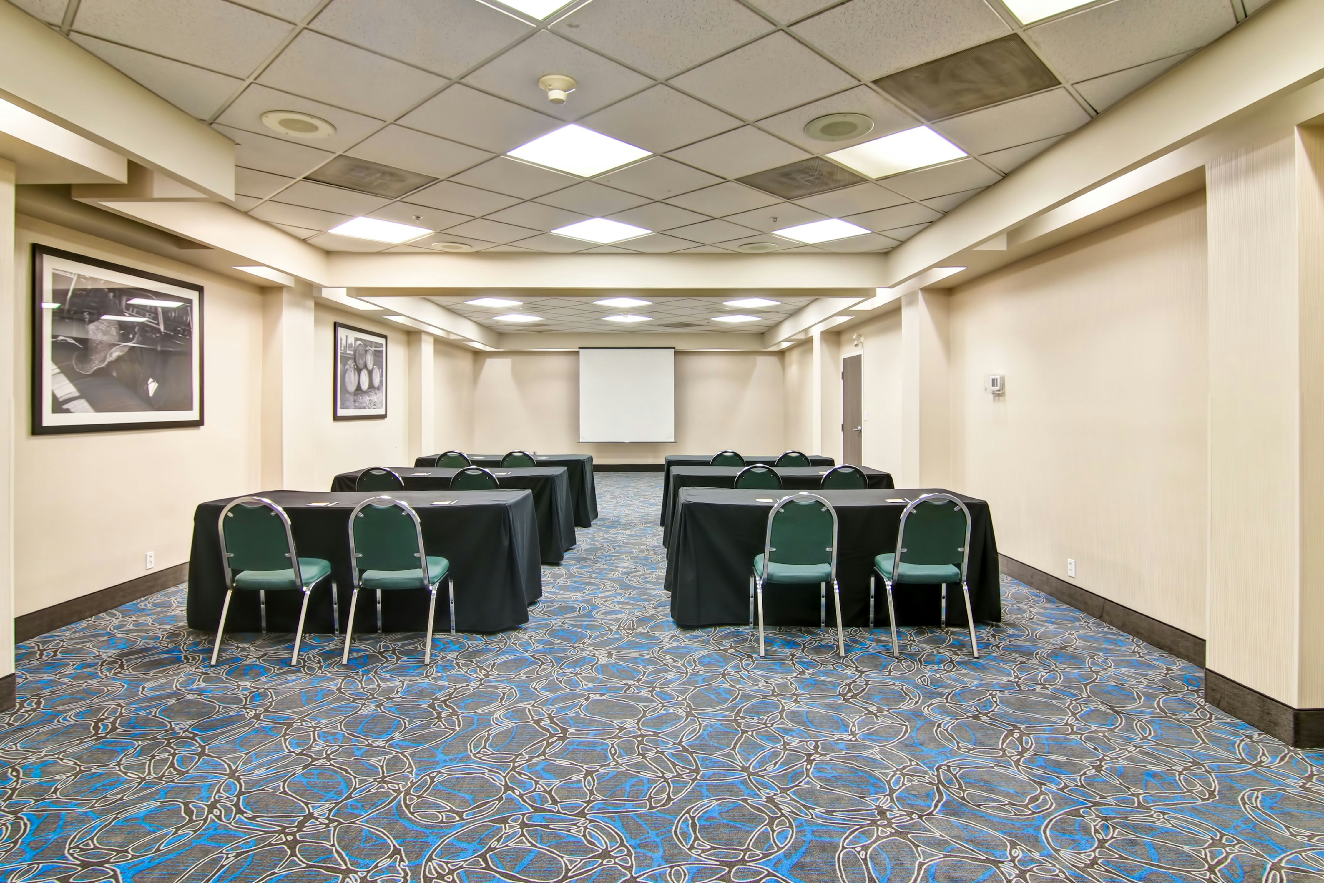 Hampton Inn & Suites by Hilton Calgary-Airport 17/22