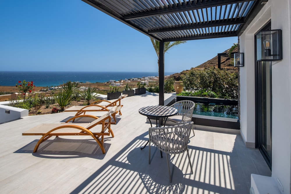 Palm Island Suites Santorini 42/66