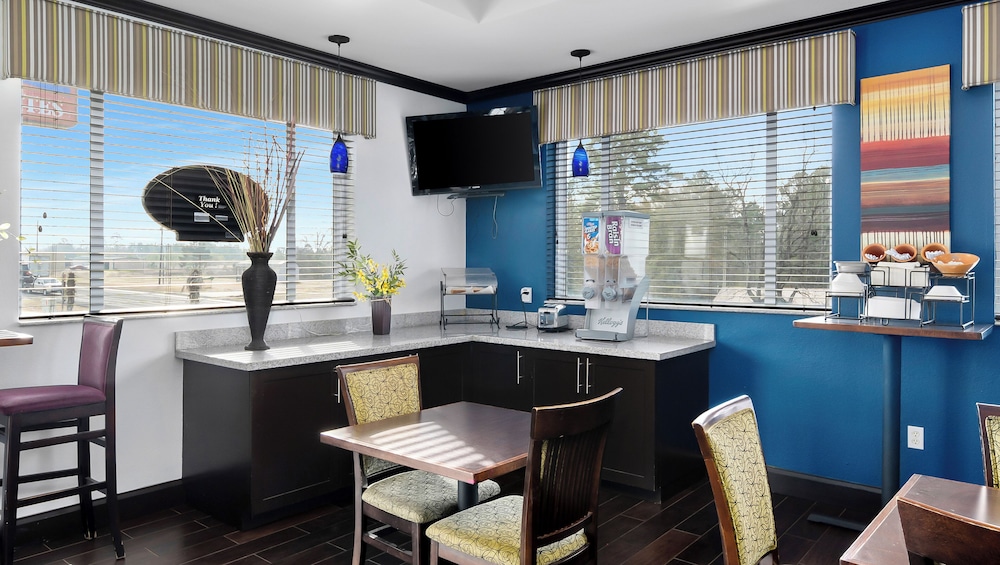 Belmont Inn and Suites 43/58