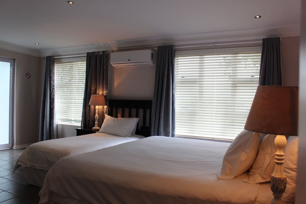 Nauntons Guest House 6/50