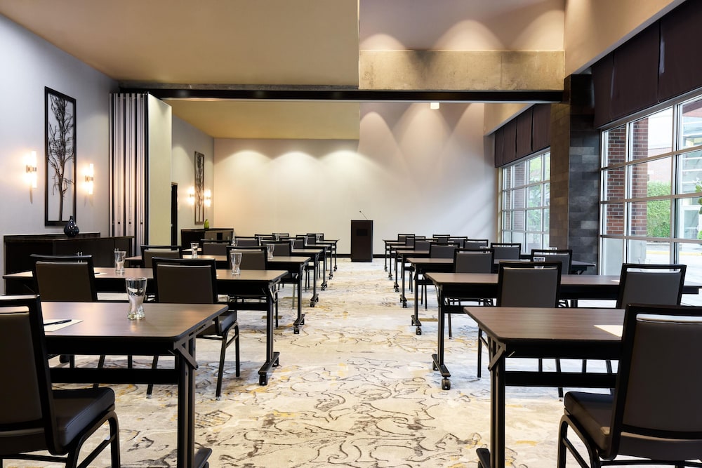 Hyatt House Seattle/Redmond 52/70