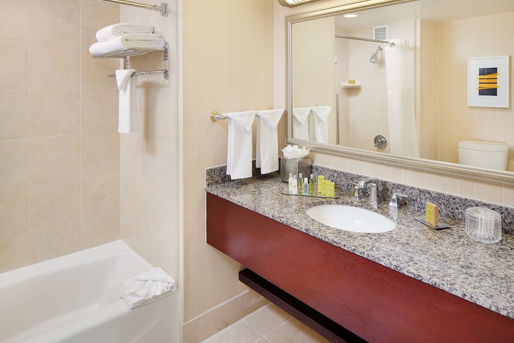 DoubleTree by Hilton Los Angeles - Commerce 4/43
