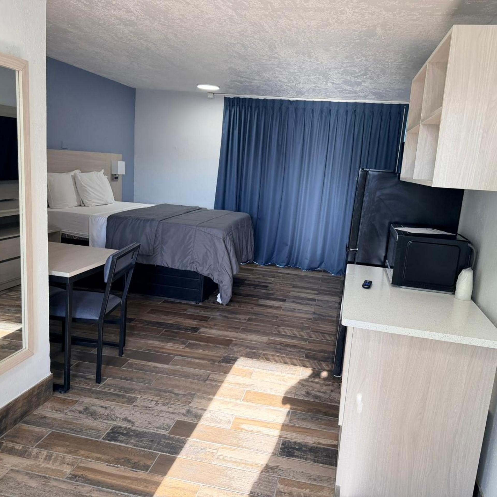 Amerihill Inn Suites Greensboro 16/41