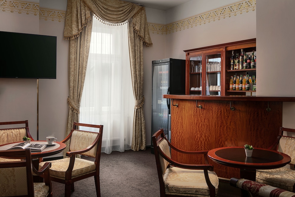 Amigo City Centre Hotel 46/62