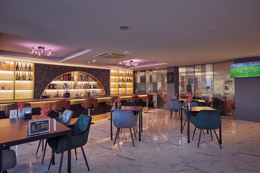NJOY Prestige Grand Hotel Don Mueang 58/70