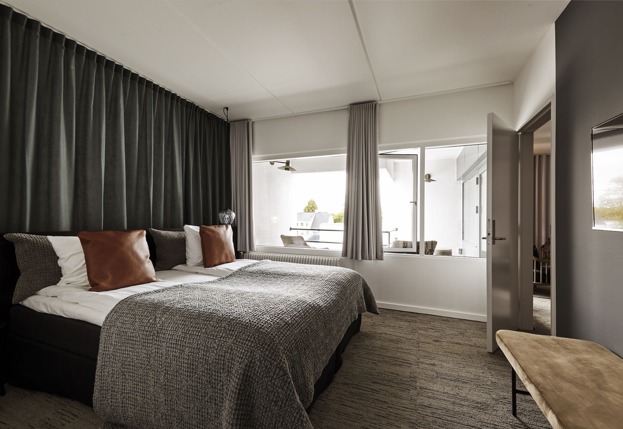 Suite, Double Bed
