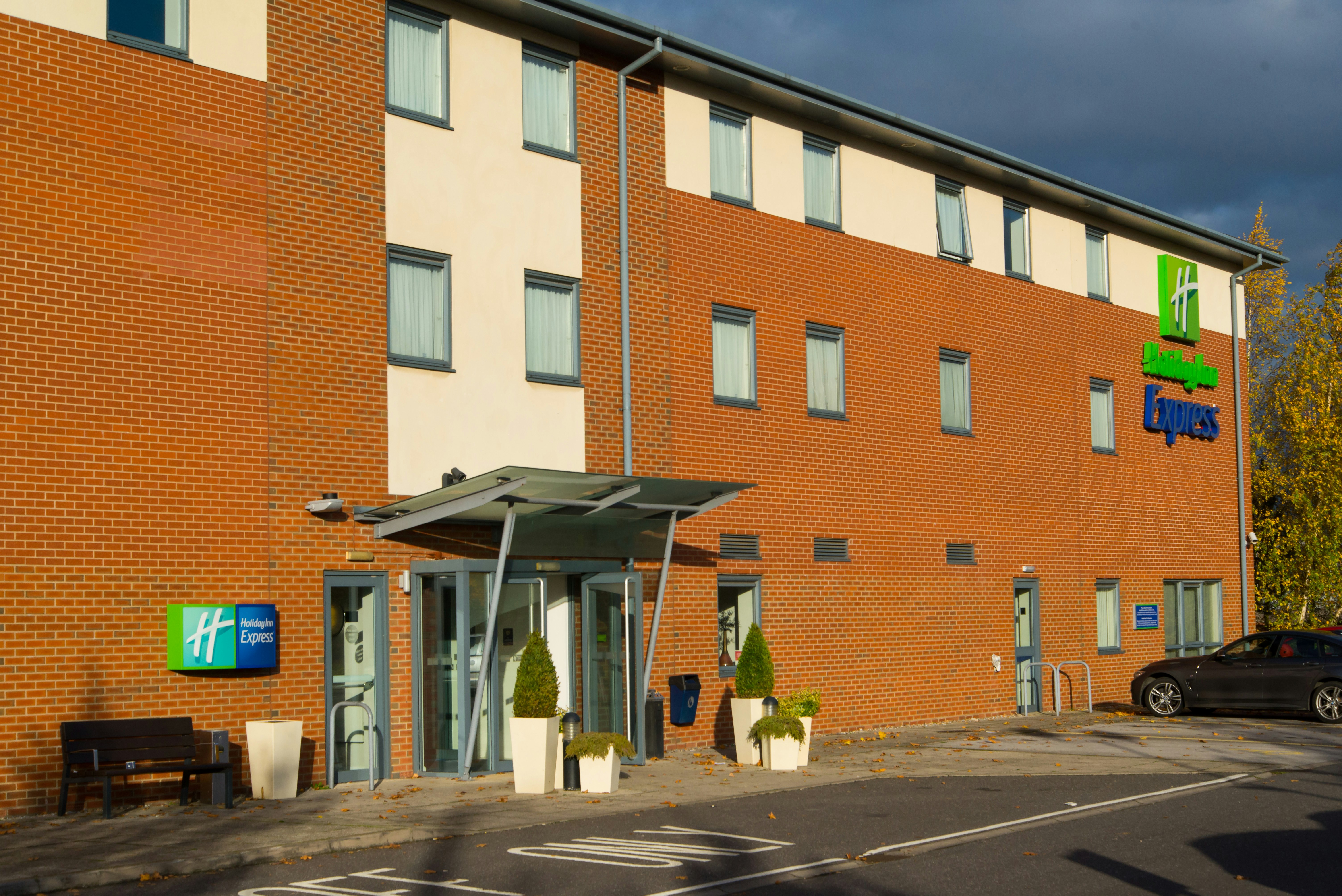 Holiday Inn Express Bedford 14/16