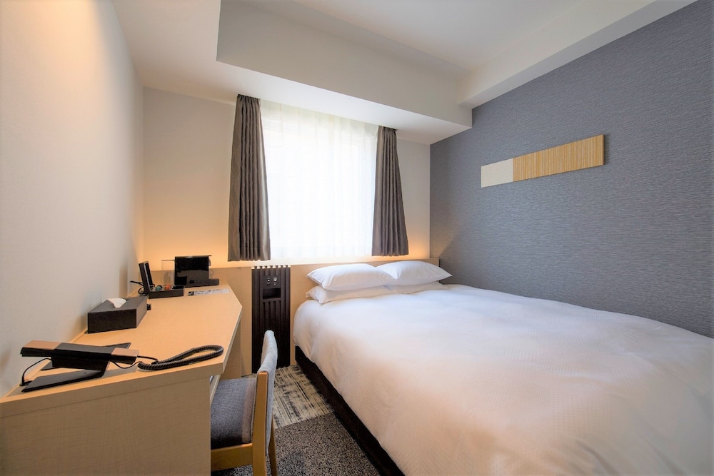 ROOM, DOUBLE BED