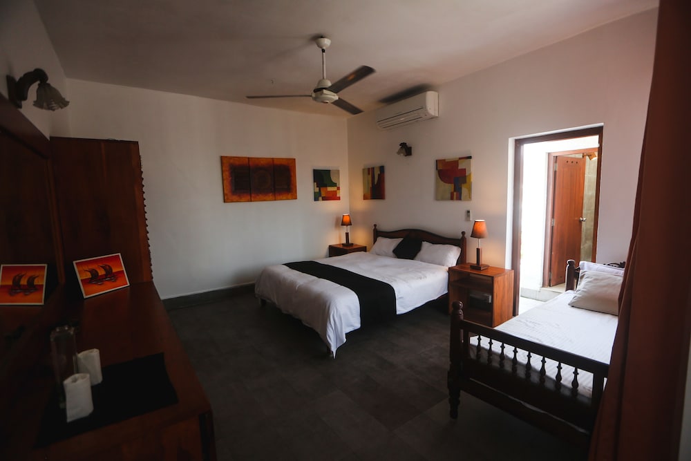 Footprints Villa 8/40