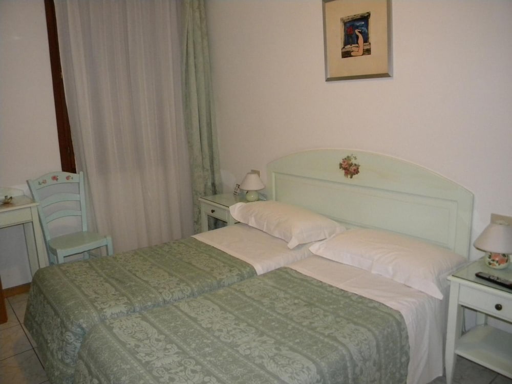 Hotel Adua 32/62