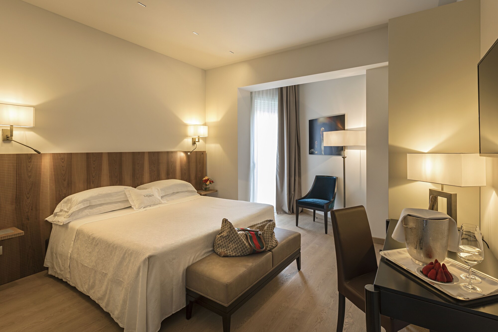 SUPERIOR, DOUBLE BED