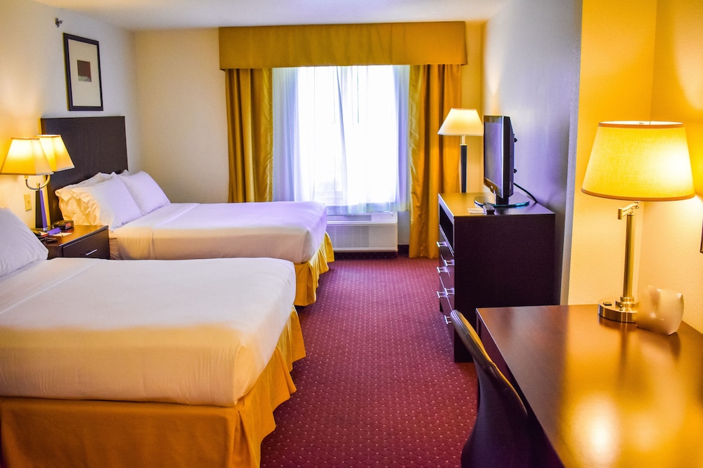 Holiday Inn Express Syracuse-Fairgrounds 16/75