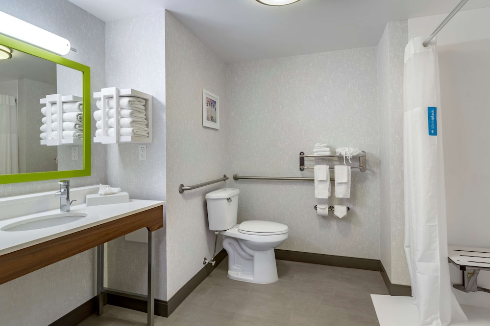 Hampton Inn & Suites by Hilton Edmonton/West 14/35