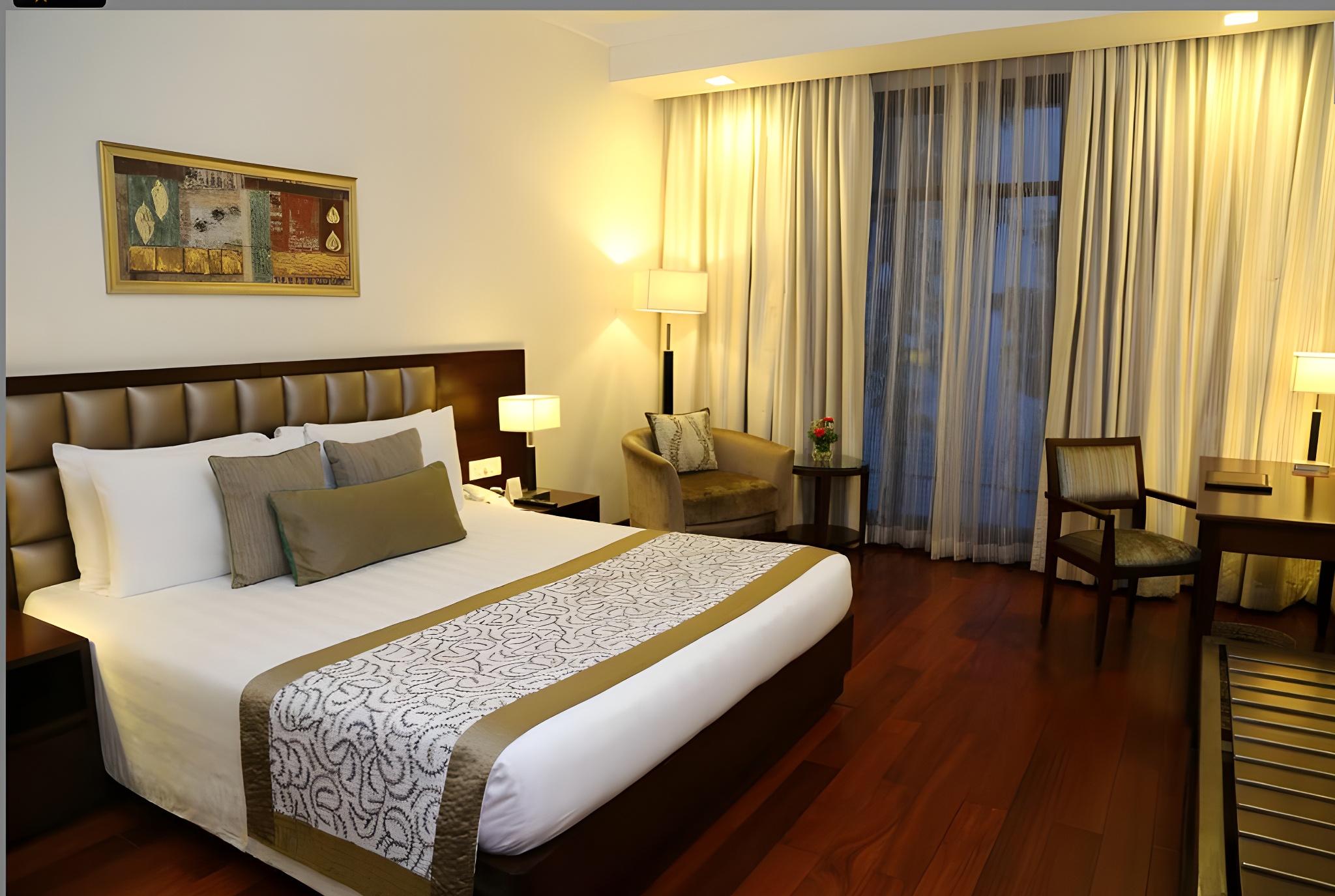 Manor, Tower, Double Bed, Valley View