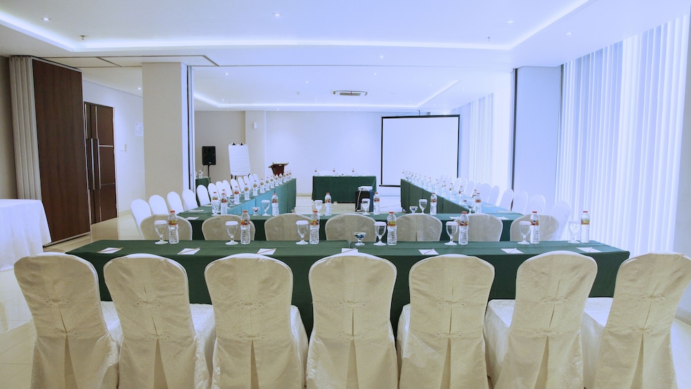 Pasar Baru Square Hotel Bandung 25/27