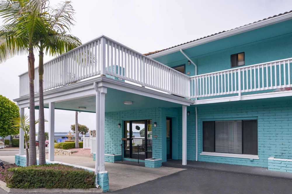 Bay View Inn 5/53