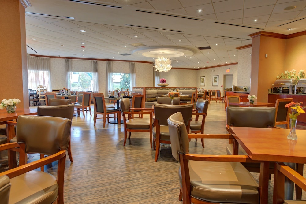 Holiday Inn Plainview-Long Island 53/79