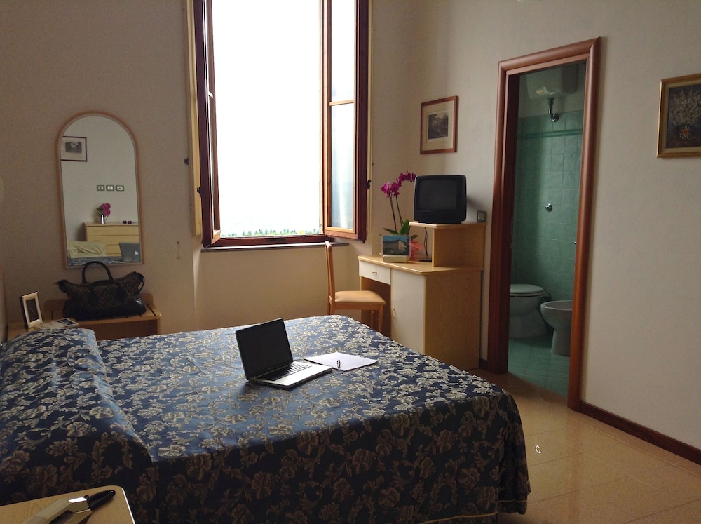 Croce Di Savoia Hotel 11/35