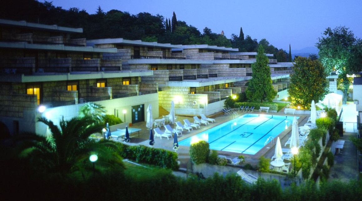 Garden Hotel 1/7