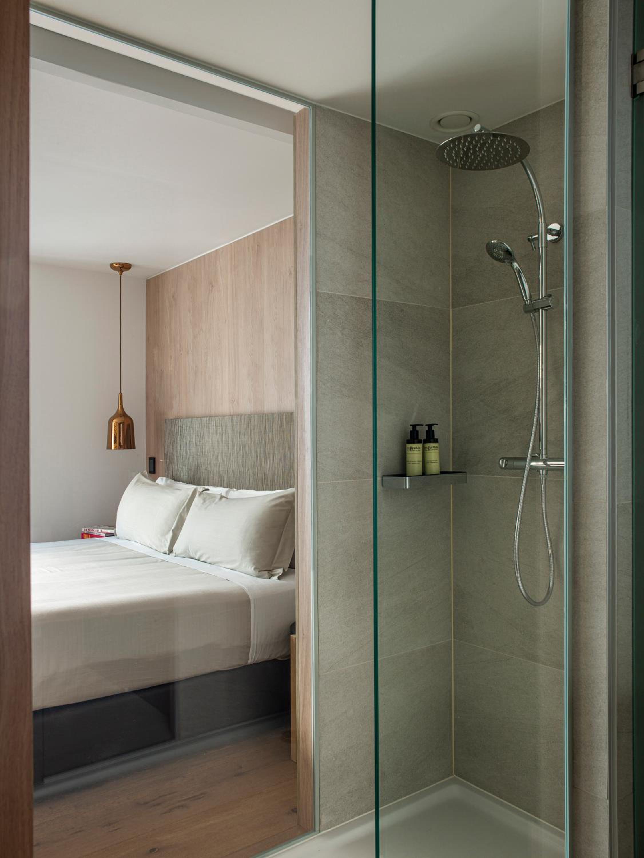 Connecting, Me, Standard, Twin Beds, Patio View