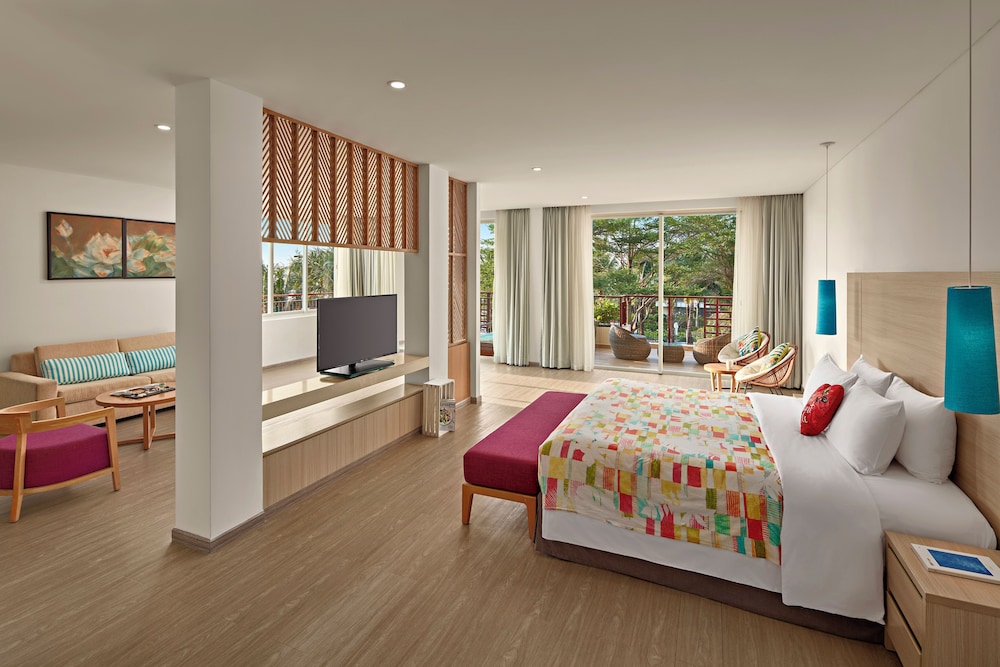Xtra Sol, Suite, King Bed