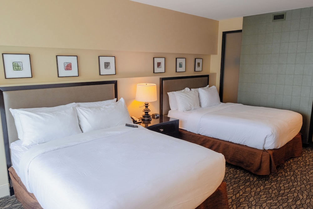 Deluxe, 2 Queen Beds, Legends Tower