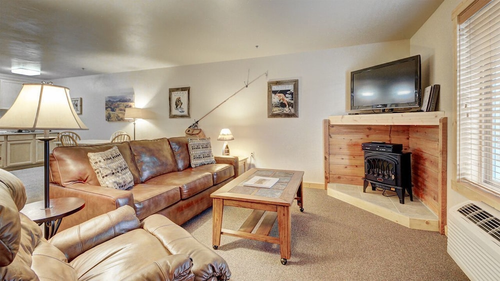 Eagle Fire Lodge Cabins 47/75