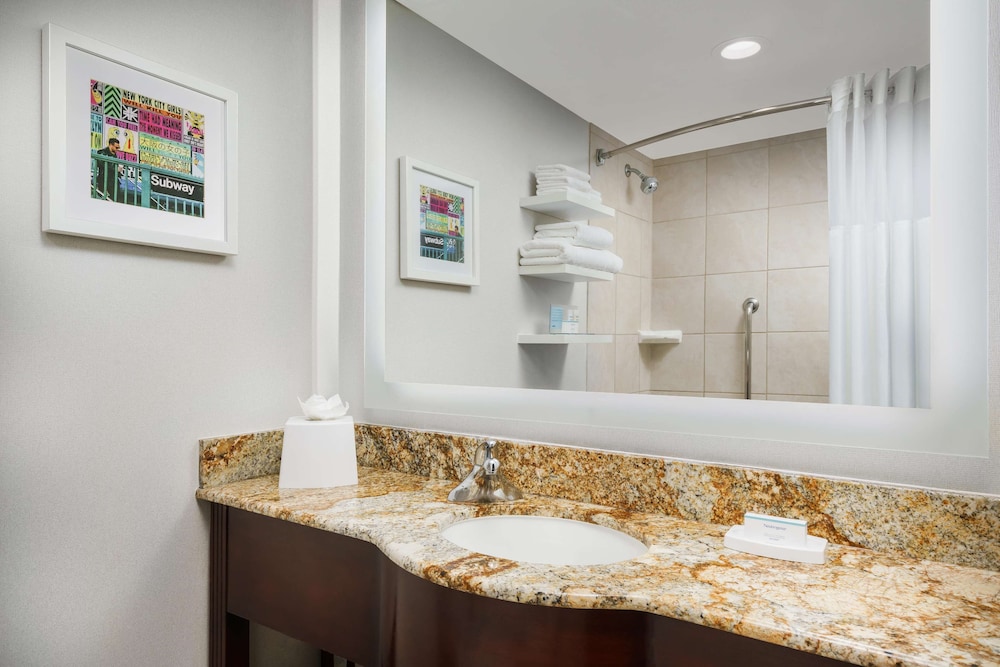 Hampton Inn Manhattan - 35th Street/Empire State Building 7/38