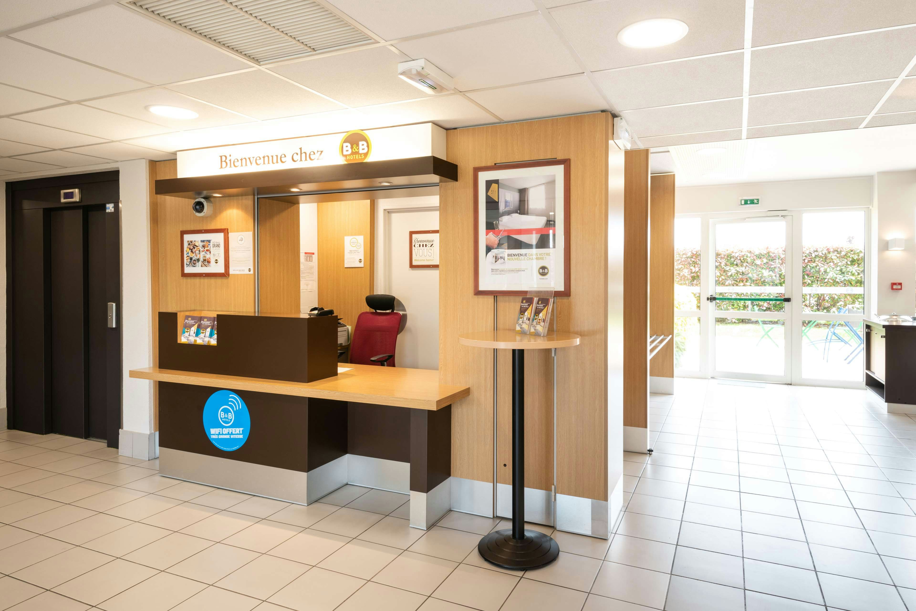 Lobby at B&B Hotel Evreux, EVREUX