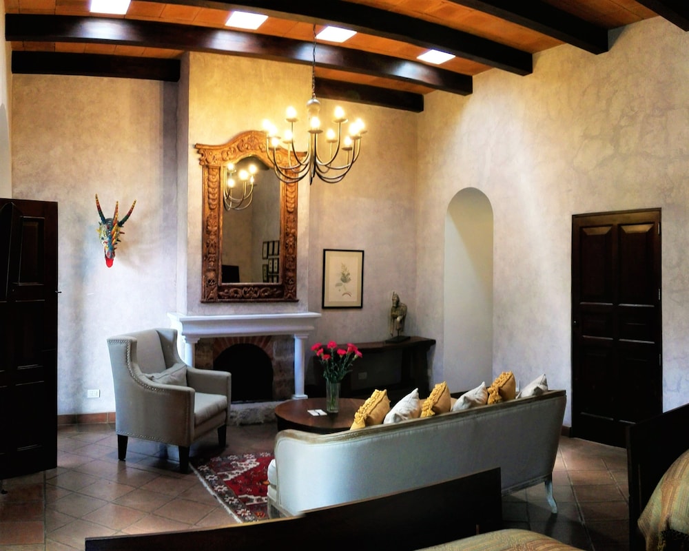 San Rafael Hotel 4/50