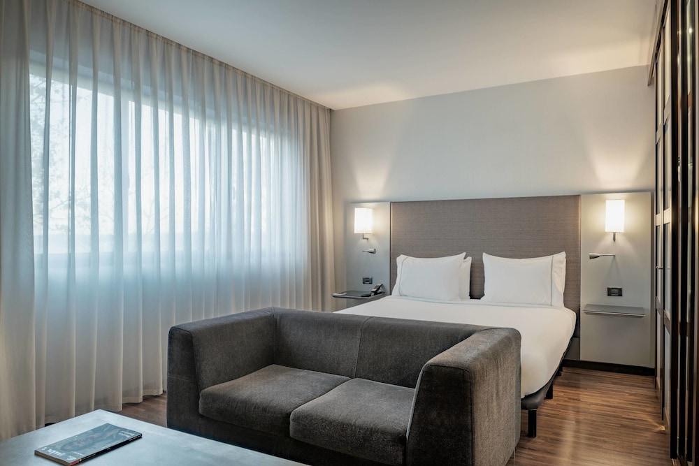 Ac Hotel San Sebastian de Los Reyes By Marriott 6/45
