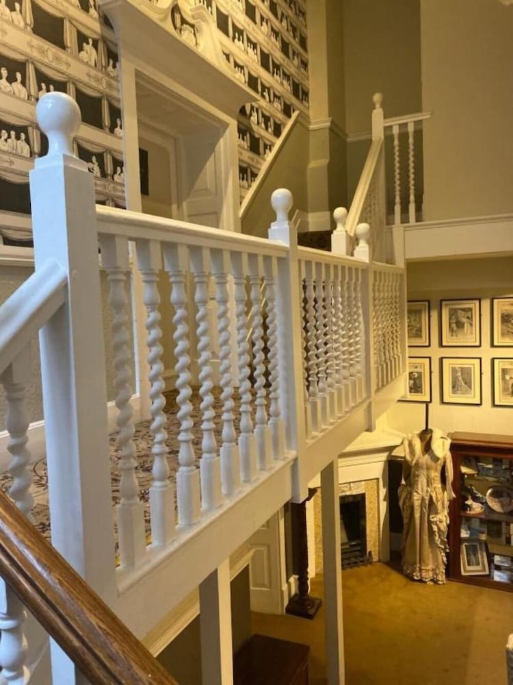 Langtry Manor Hotel 3/47