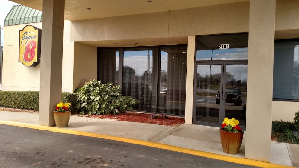 Super 8 by Wyndham Atoka 17/22