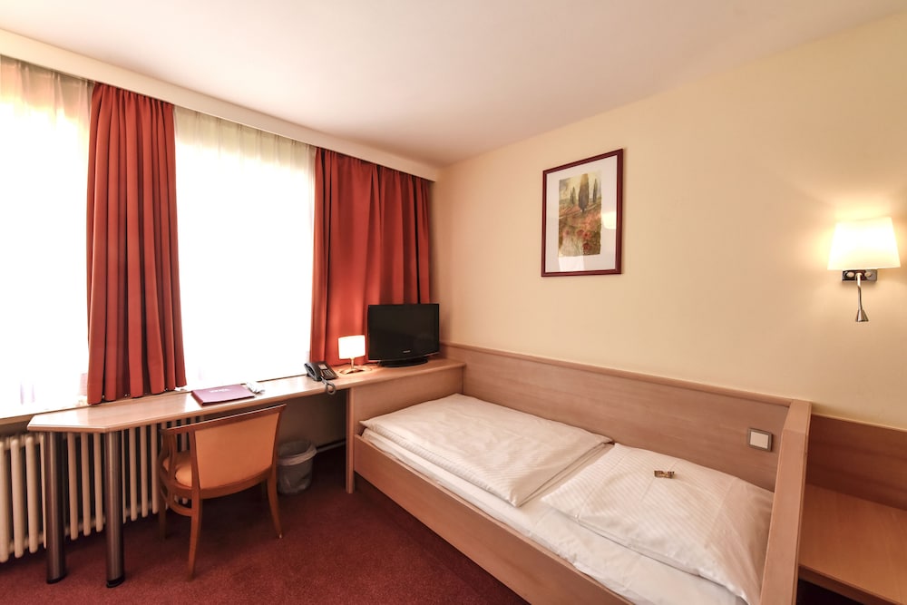 City Partner Hotel Adria 14/84