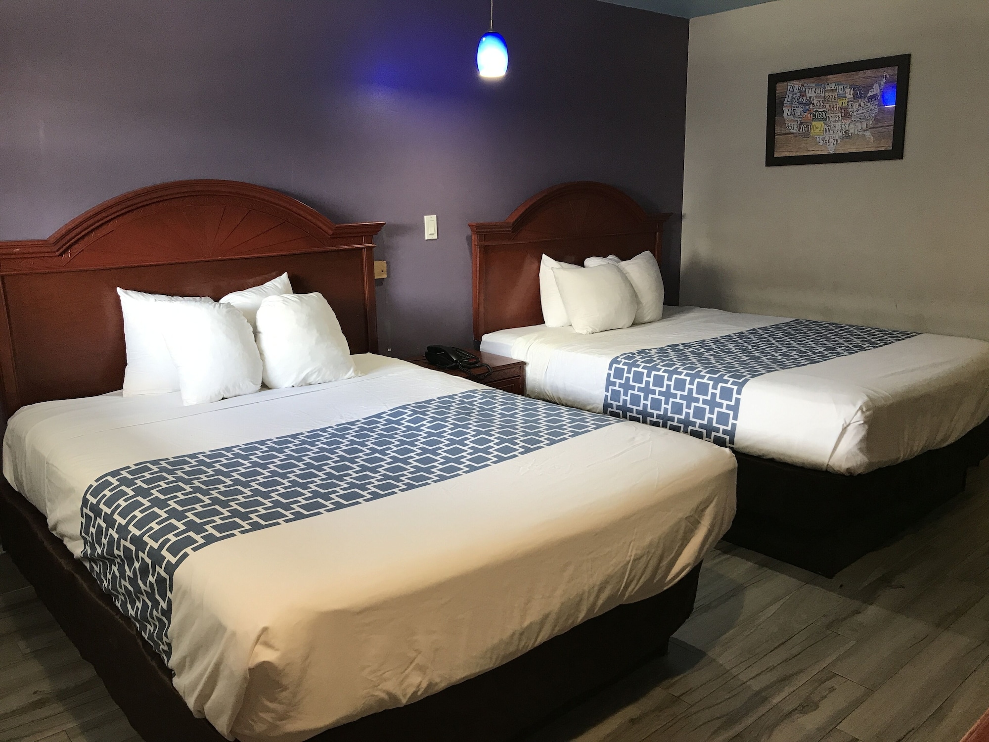 STANDARD, 2 QUEEN BEDS