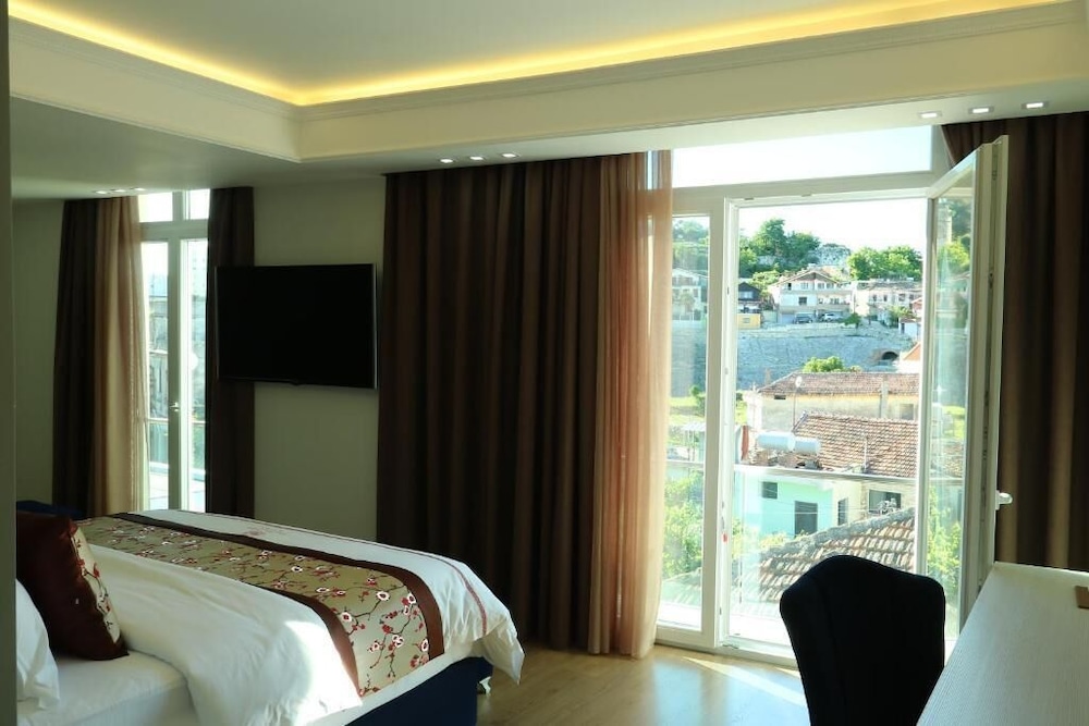 Brais Hotel 18/36