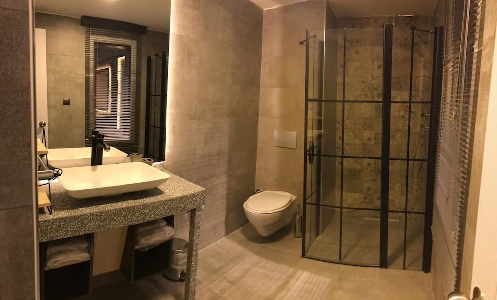 Esin Hotel 44/50