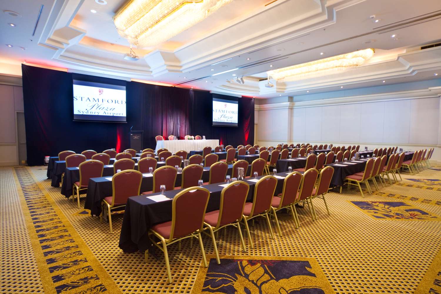 Stamford Plaza Sydney Airport, WorldHotels Elite 40/58