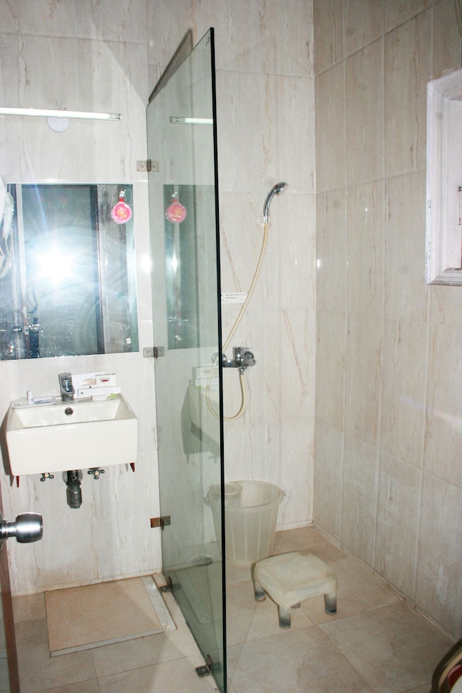 South Indian Hotel 12/64