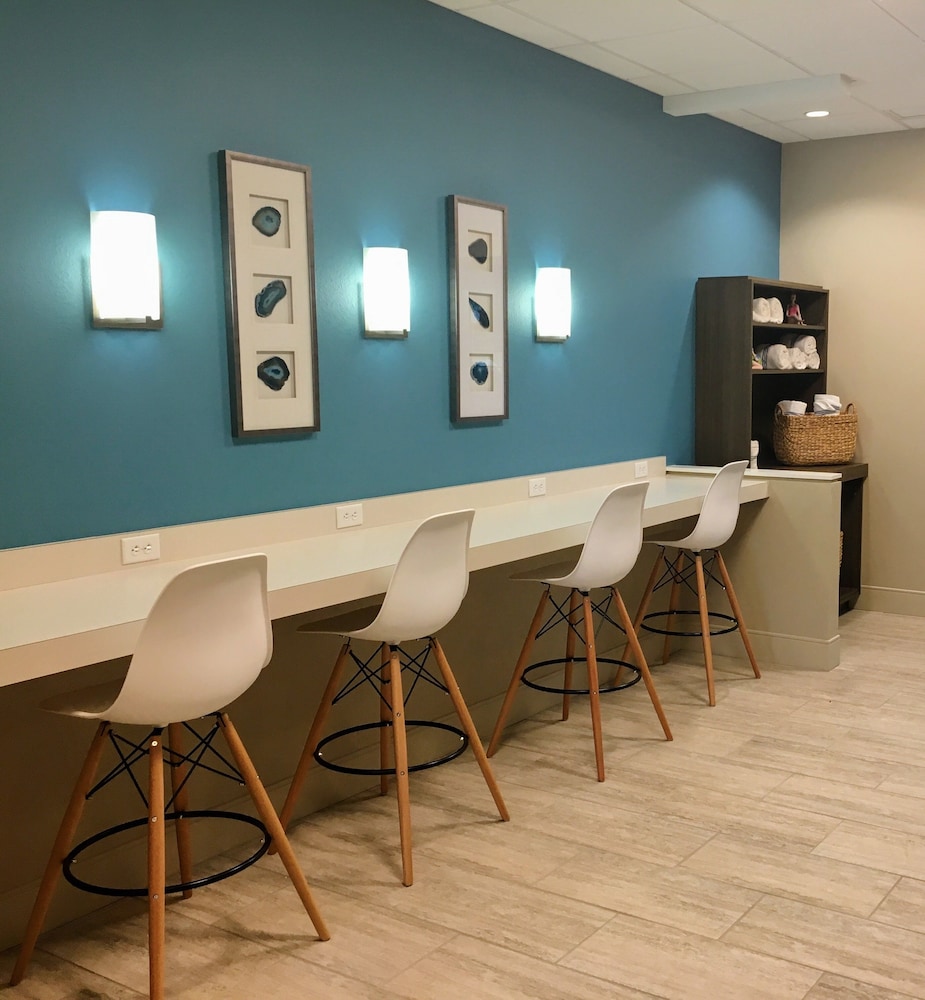 Crestwood Suites Lakeland 9/63