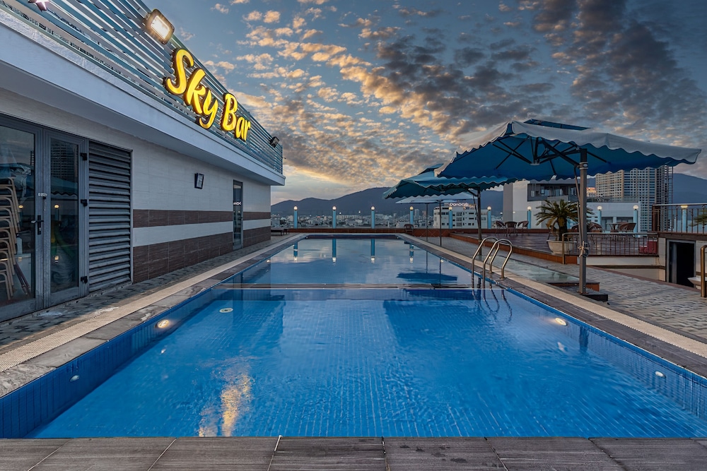 Star Hotel 6/65