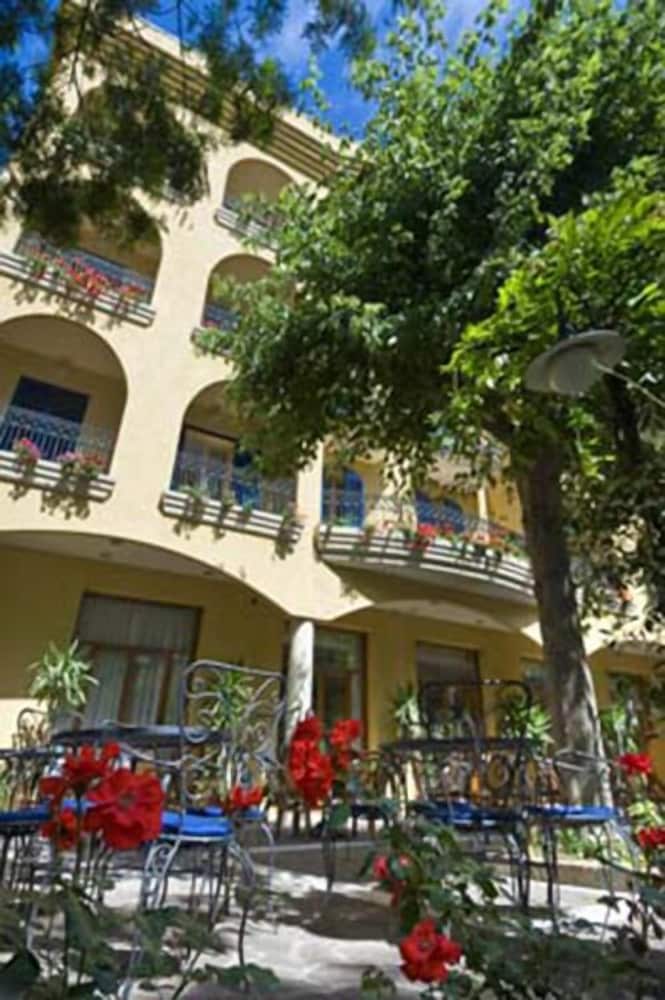 Hotel Vanni 2/39
