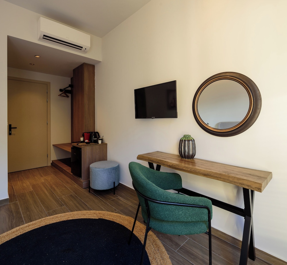 Arthur Suites 50/60